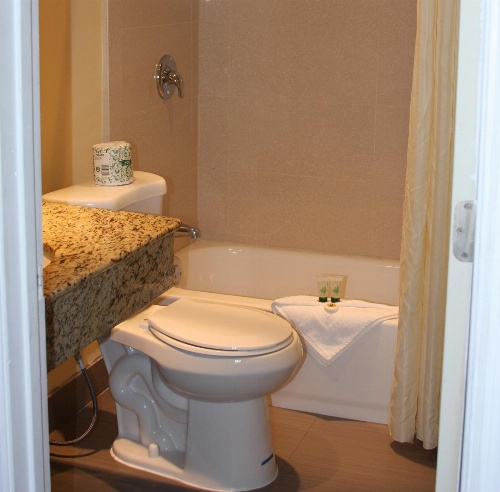 Hollywood Gateway Inn image 3